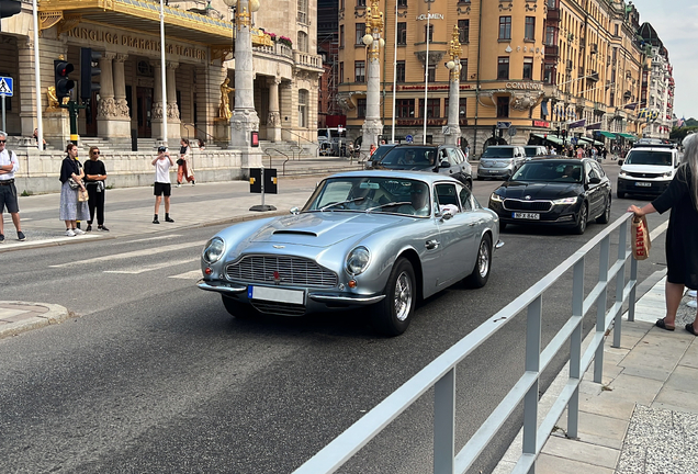 Aston Martin DB6 MKI