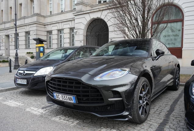 Aston Martin DBX707