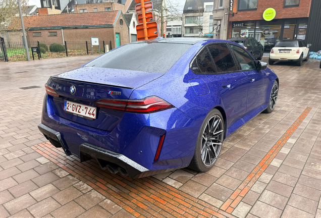 BMW M5 G90