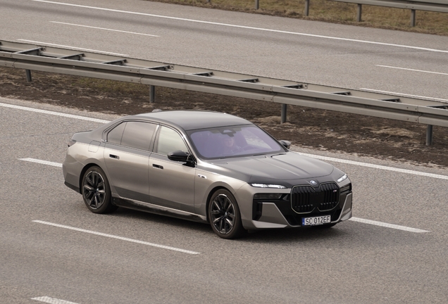 BMW M760e xDrive