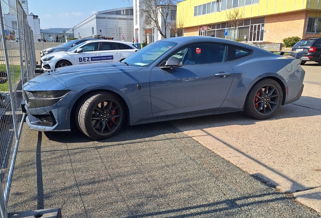 Ford Mustang Dark Horse 2024