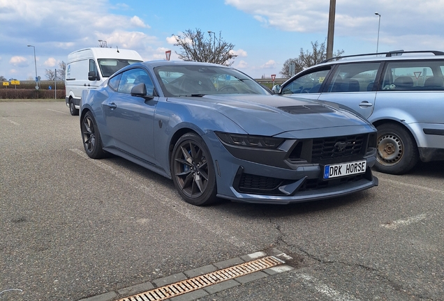 Ford Mustang Dark Horse 2024