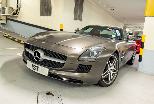 Mercedes-Benz SLS AMG