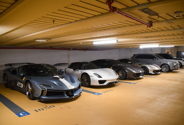 Porsche 918 Spyder Weissach Package