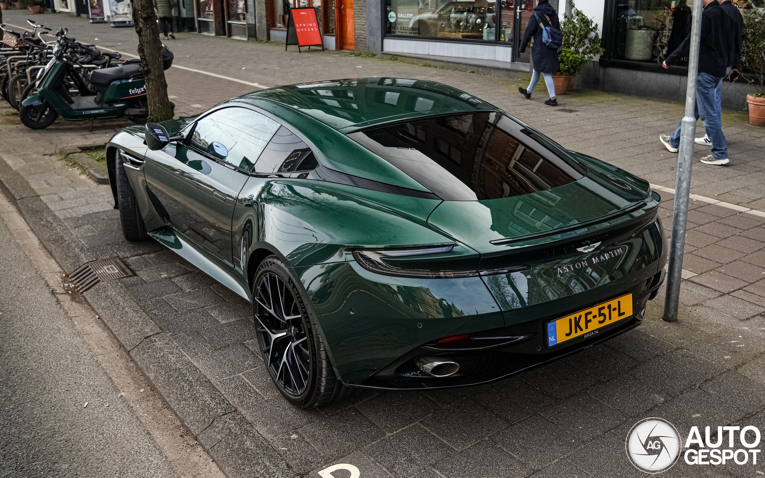 Bloedmooi model van Winston Gerschtanowitz gespot