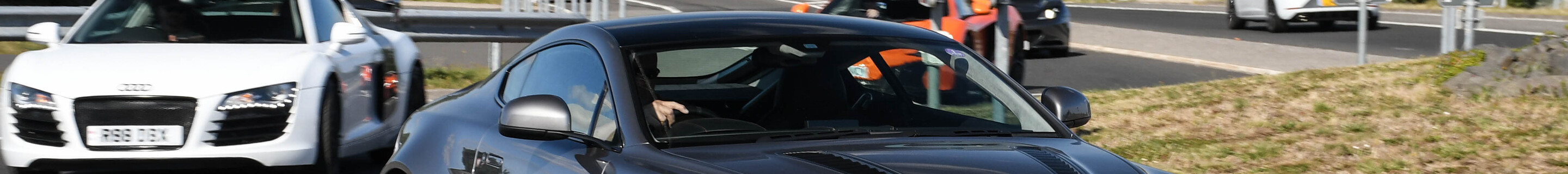 Aston Martin V12 Vantage S