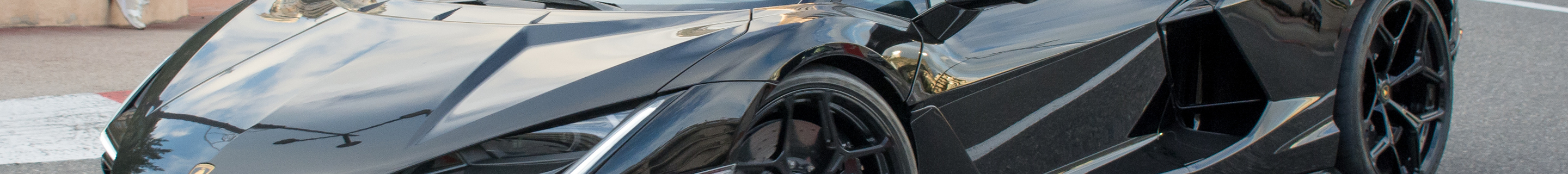 Lamborghini Revuelto