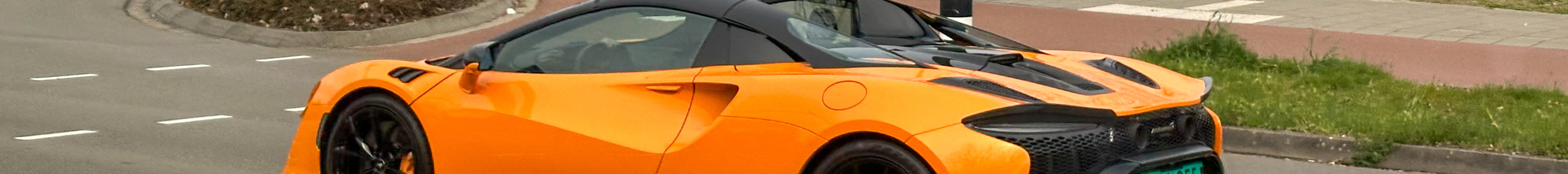 McLaren Artura Spider