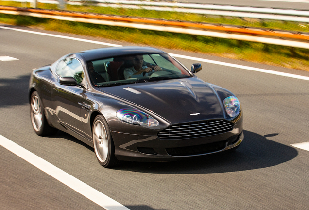 Aston Martin DB9