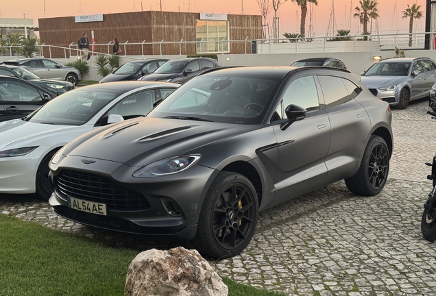 Aston Martin DBX