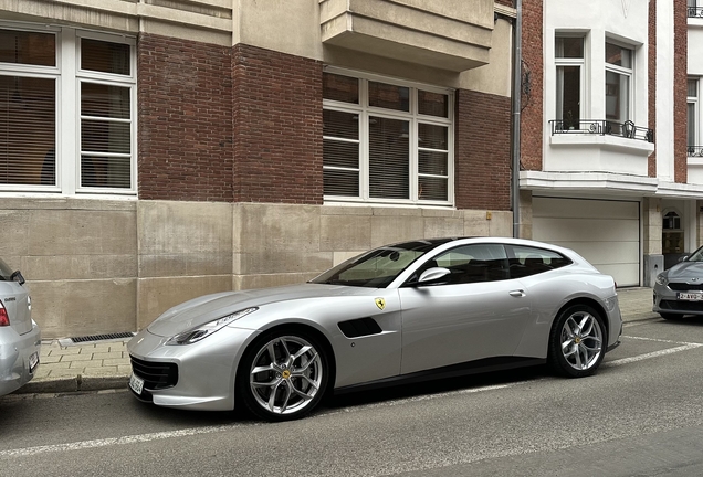 Ferrari GTC4Lusso T