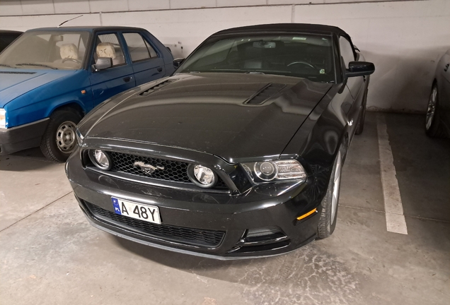 Ford Mustang GT Convertible 2013
