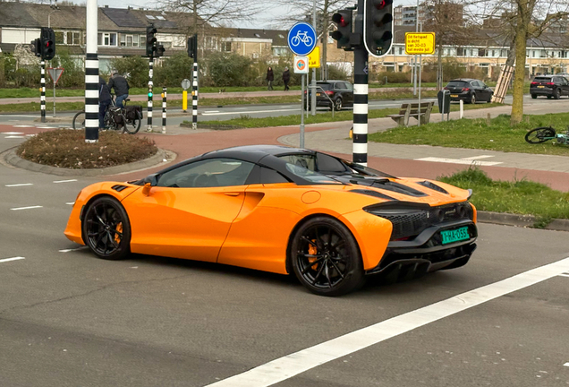 McLaren Artura Spider