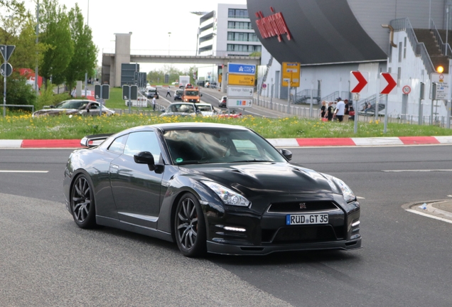 Nissan GT-R 2011