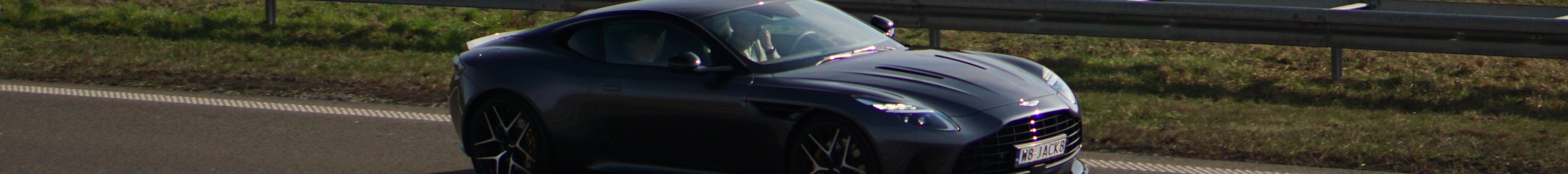 Aston Martin DB12