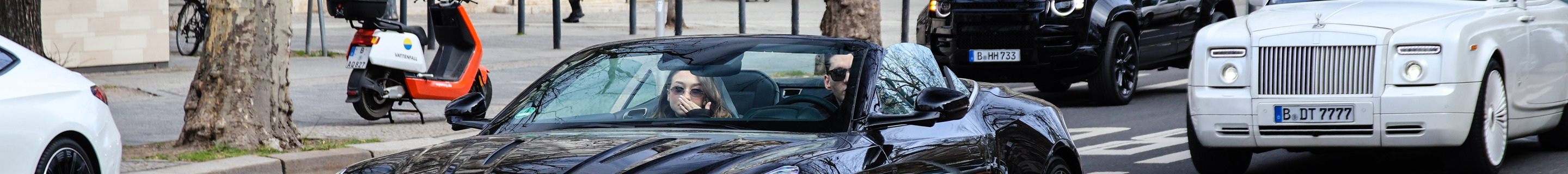 Aston Martin DB12 Volante