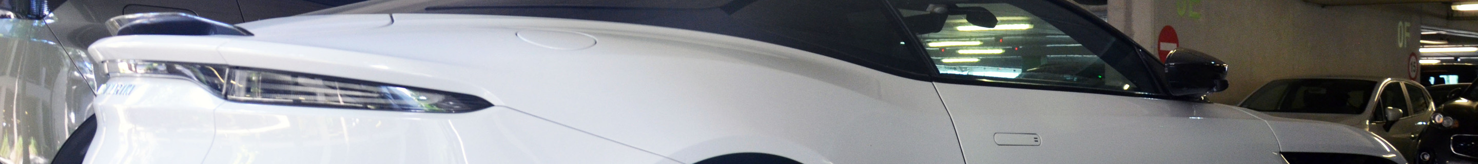 Aston Martin DBS Superleggera