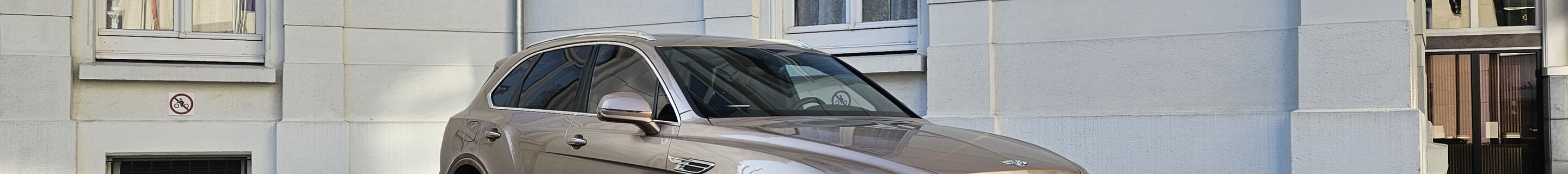 Bentley Bentayga Hybrid 2021