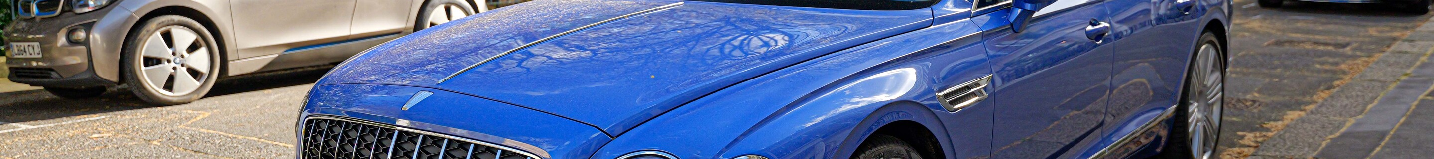 Bentley Flying Spur Azure 2025