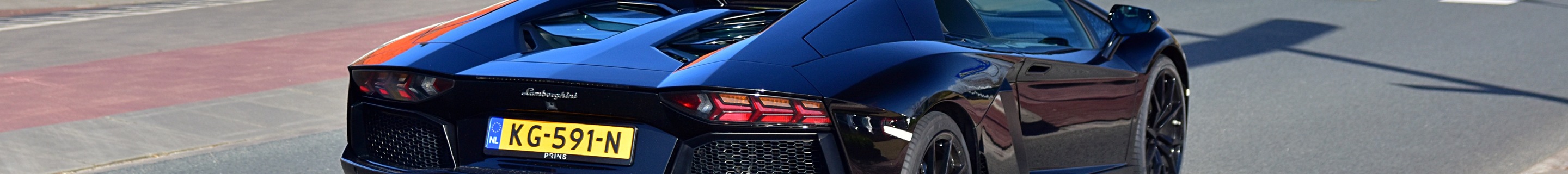 Lamborghini Aventador LP700-4 Roadster