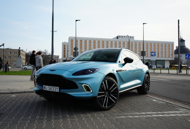 Aston Martin DBX