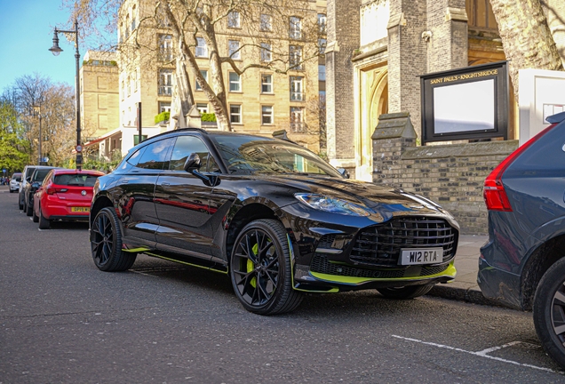 Aston Martin DBX707