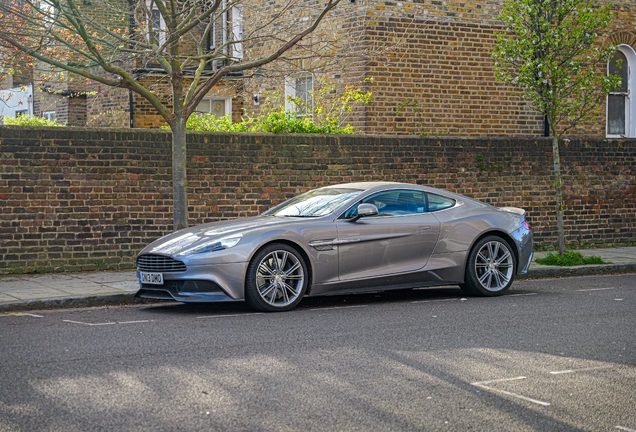 Aston Martin Vanquish 2013