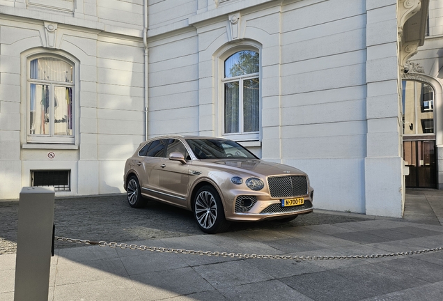 Bentley Bentayga Hybrid 2021