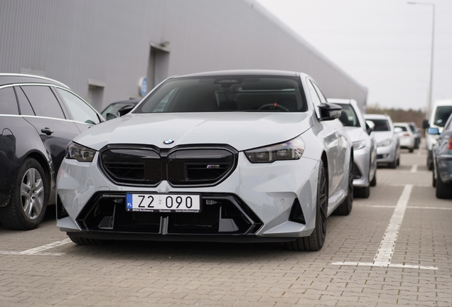 BMW M5 G90