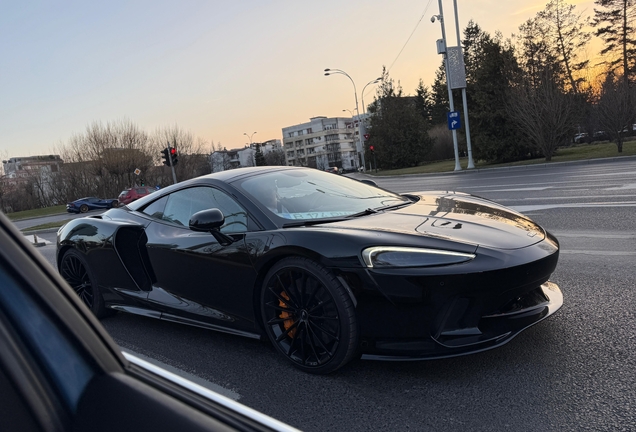 McLaren GT