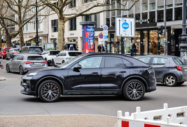 Porsche Macan EV Turbo