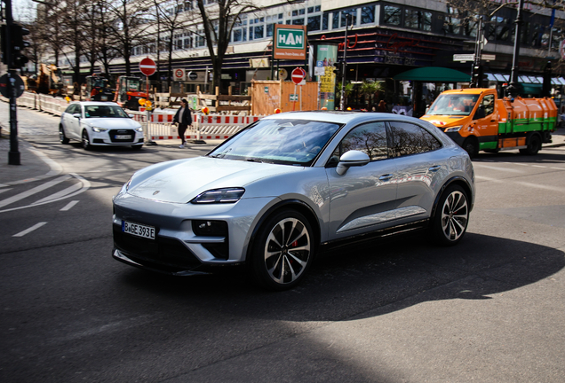 Porsche Macan EV Turbo