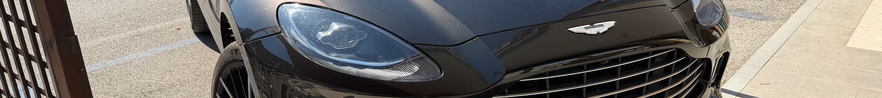 Aston Martin DBX