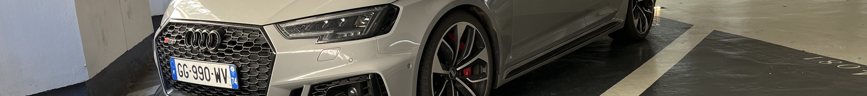 Audi RS4 Avant B9