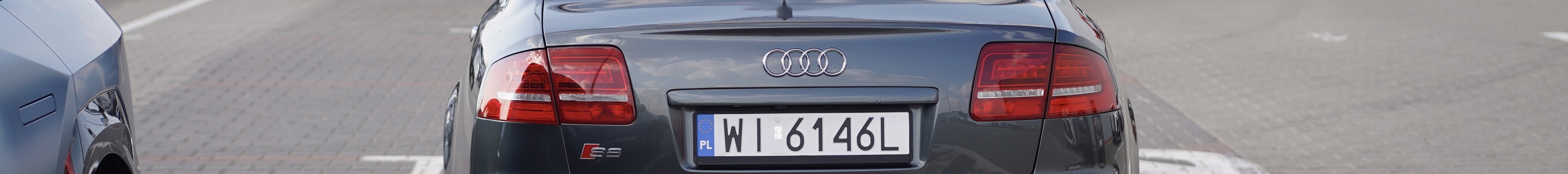 Audi S8 D3