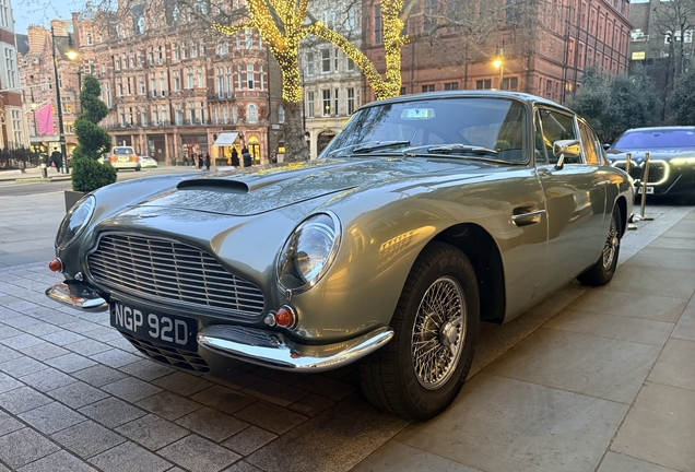 Aston Martin DB6 MKI