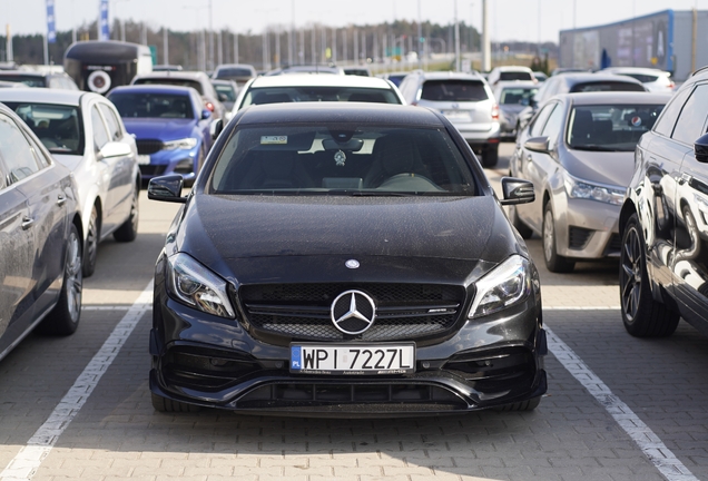 Mercedes-AMG A 45 W176 2015