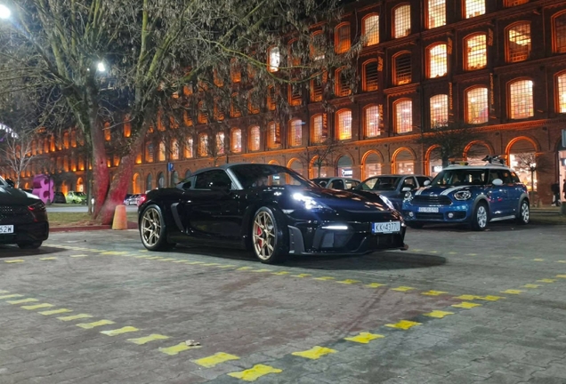 Porsche 718 Spyder RS