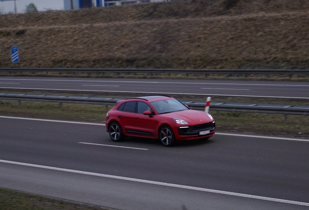 Porsche 95B Macan GTS MkIII