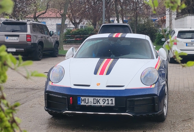 Porsche 992 Dakar