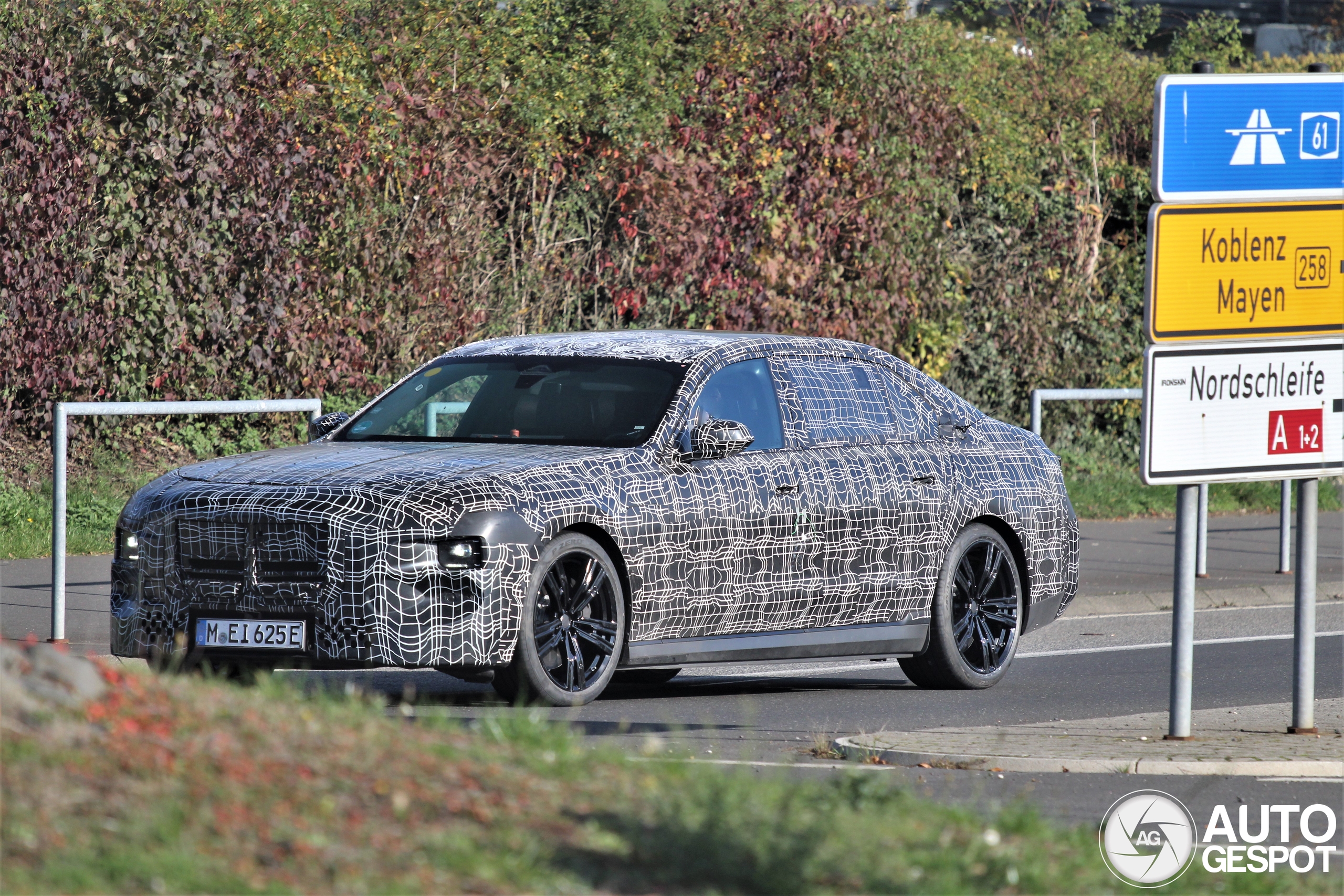 BMW M760e xDrive 2026