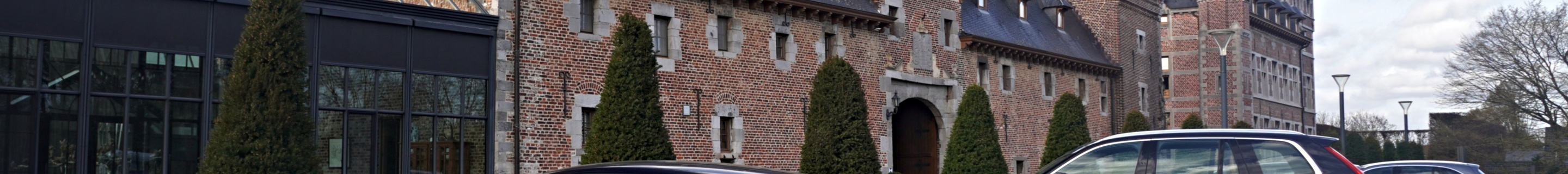 Aston Martin DB11 V8