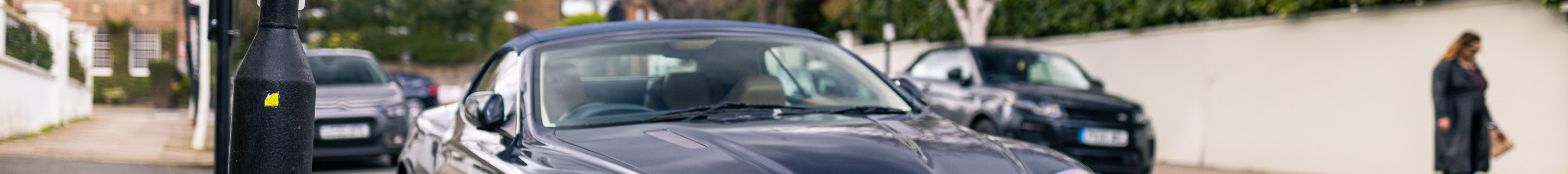 Aston Martin DB9 Volante