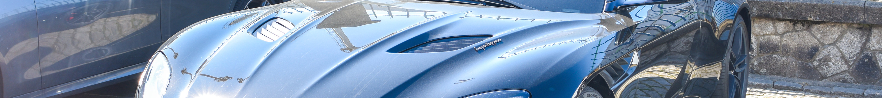 Aston Martin DBS Superleggera