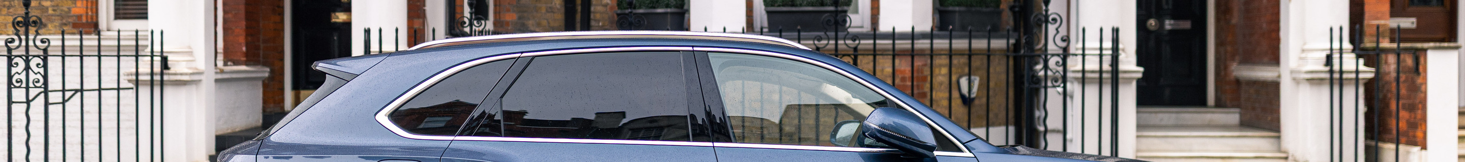 Bentley Bentayga Azure 2024