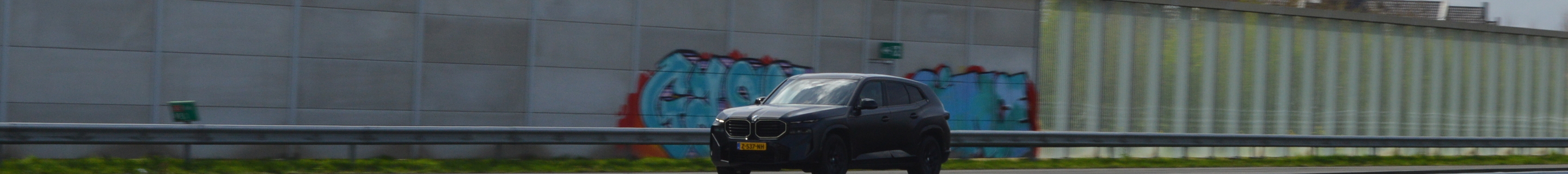 BMW XM G09 Label Red