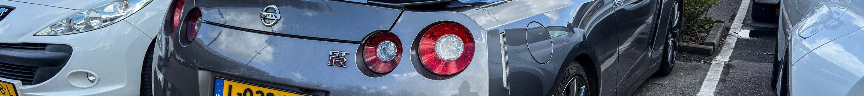 Nissan GT-R 2012