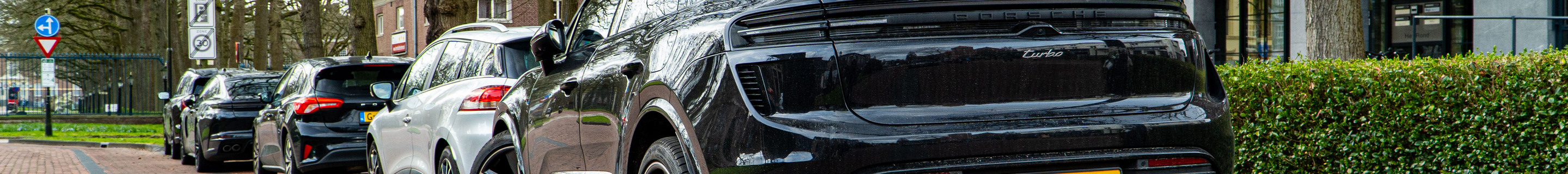 Porsche Macan EV Turbo