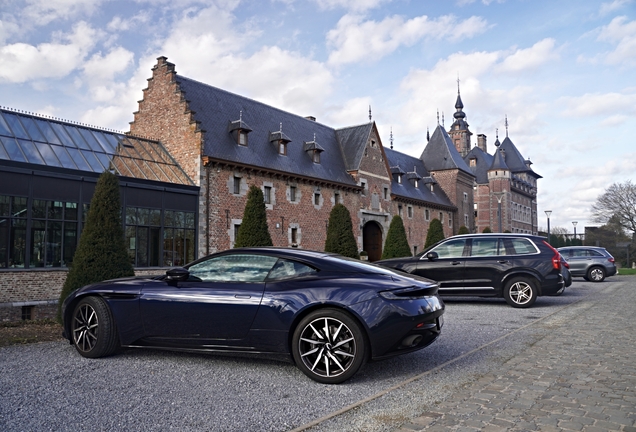 Aston Martin DB11 V8