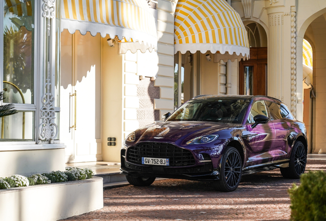 Aston Martin DBX707